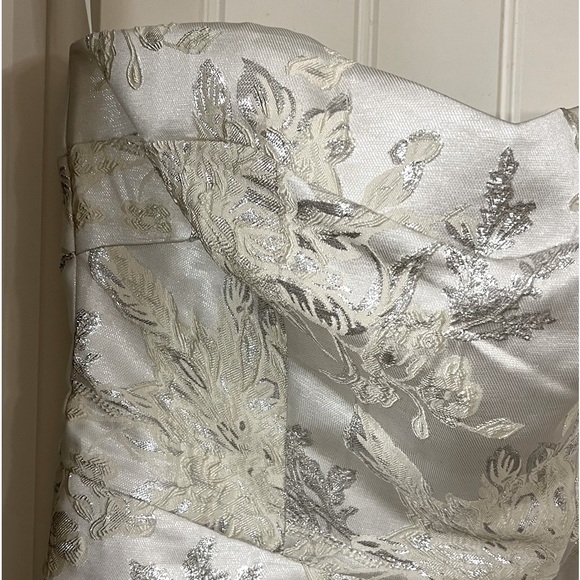 NWT RW&CO dress. Size 6 - Picture 3 of 11